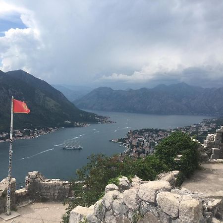 Charming Apartment In Kotor Eksteriør billede